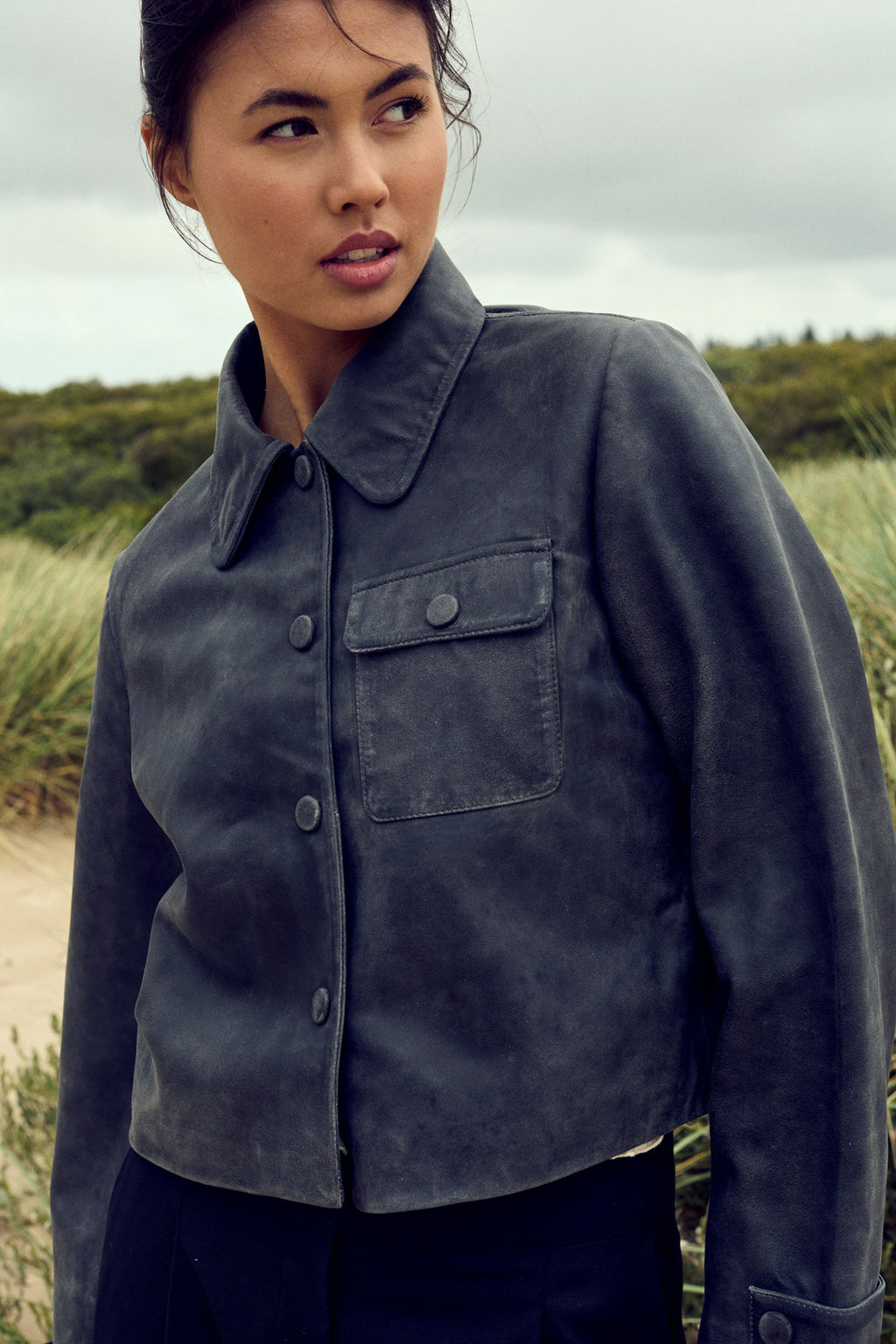 Noellas Katrenna Jacket Dark Grey Wash. Køb Jakker hos www.noellafashion.dk