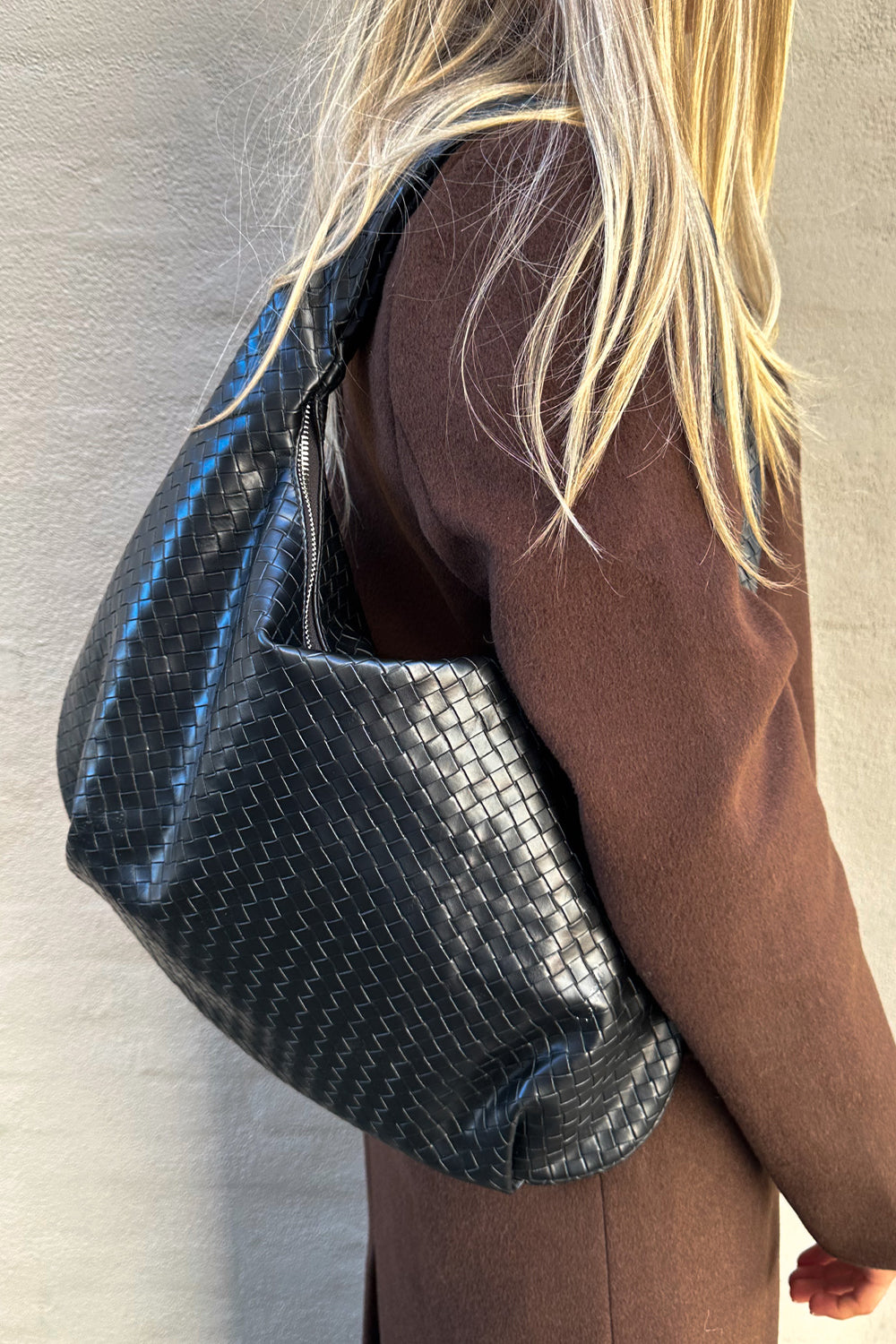 Peony Hobo Bag Black