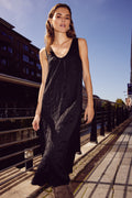 Noellas Samara Dress Black. Køb Kjoler hos www.noellafashion.dk